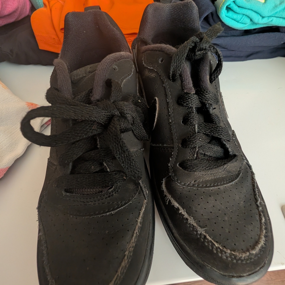 Nike Kids Black Sneakers